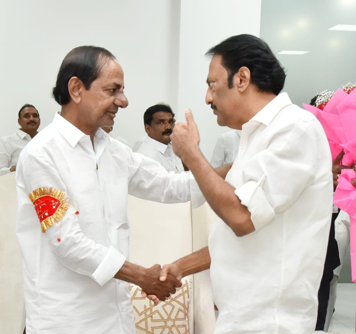 MGNMLA's tweet photo. ఈ రోజు గౌరవనీయులు తెలంగాణ రాష్ట్ర ముఖ్యమంత్రి వర్యులు శ్రీ కేసీఆర్ గారిని కలిసి  జూబ్లీహిల్స్ నియోజకవర్గం బి ఆర్ ఎస్ పార్టీ ఎమ్మెల్యే అభ్యర్థిగా అవకాశం కల్పించినందుకు కృతజ్ఞతలు తెలియచేయడం జరిగింది.  #cmotelangana #ktrbrs https://t.co/yqz4EugaoN