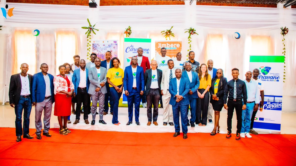 MagazineJimbere's tweet image. 📌 Pour renforcer la qualité du contenu offert, des coachs-animateurs ont été engagés pour guider les visiteurs des espaces #IdeasBox aménagés dans les 3 universités (@UB_Rumuri, @Univ_Ngozi et @UPGBurundi) bénéficiaires du projet sur la mobilité et l'employabilité des #jeunes.