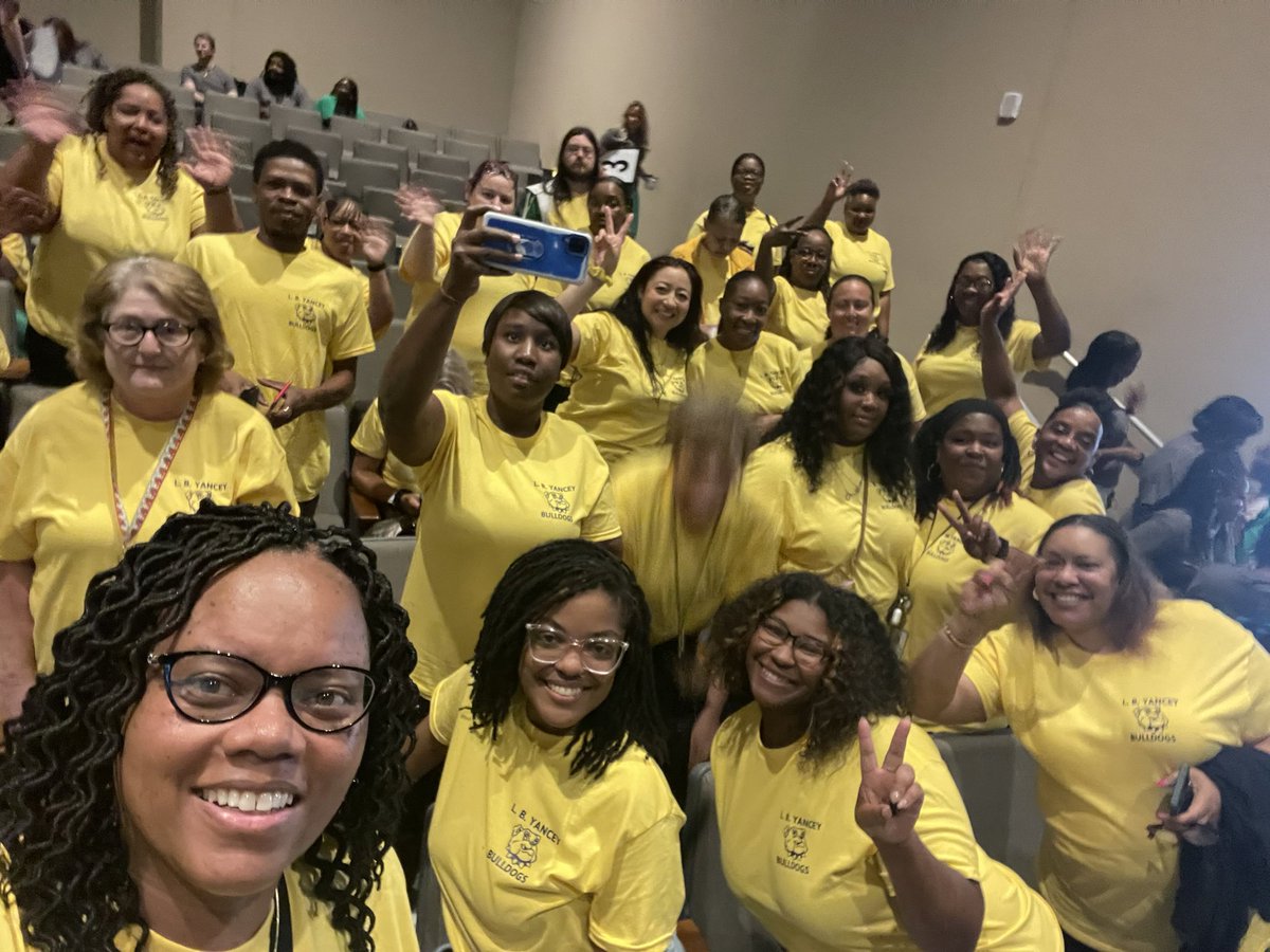 LBYBullDogs's tweet image. It is convocation time!!!!!!! #ExperienceVCS  #SHAPEᵗʰᵉʸᵃⁿᶜᵉʸʷᵃʸ