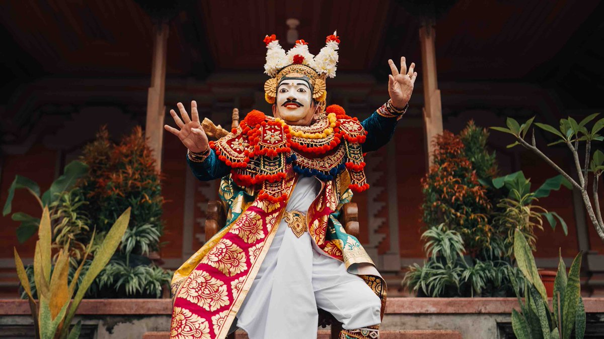 quantum_temple's tweet photo. Why have we focused on Bali? π΄ Bali represents a compelling intersection of history, religion, art, and community. Despite modern pressures, the Balinese have preserved their unique customs. #QuantumTemple #PreservingCulturalHeritage #BalineseCulture #NFTCollection https://t.co/av5CHQVo9d
