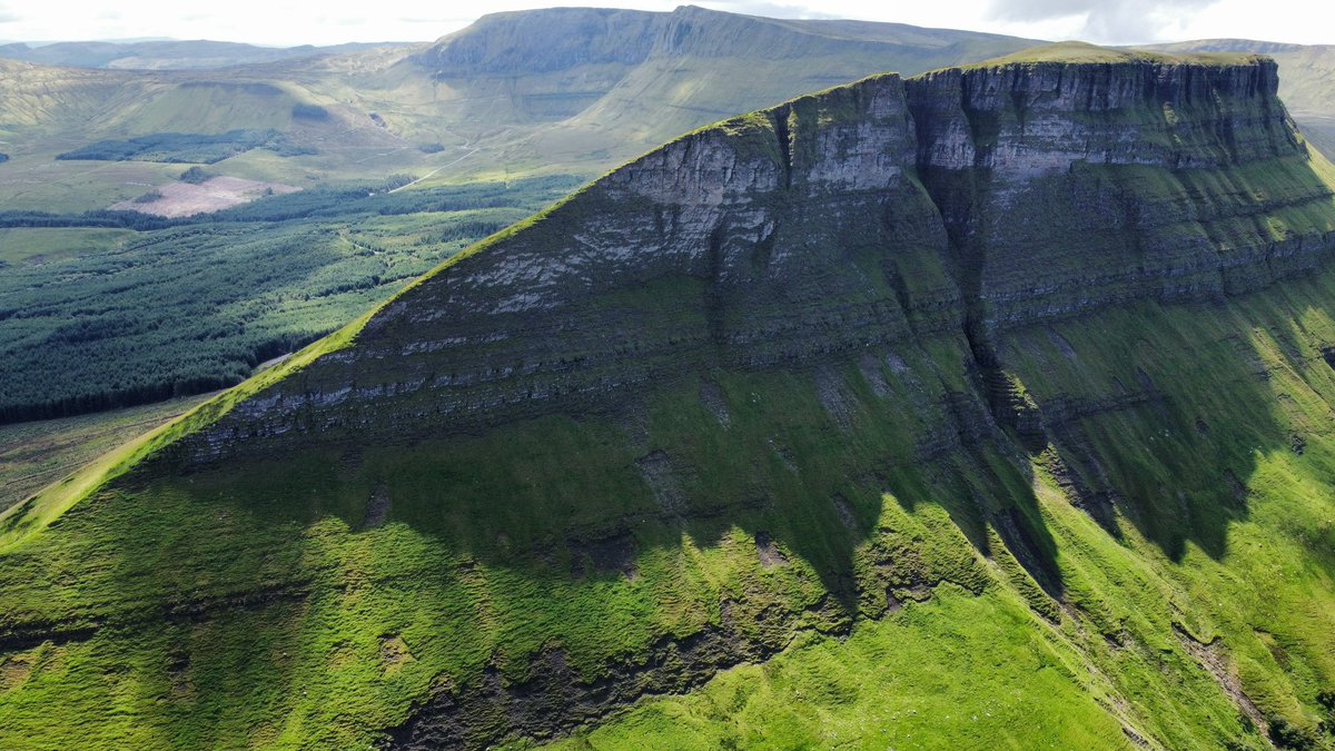 choosesligo's tweet photo. Discover County Sligo's stunning scenery https://t.co/CdJHkGvniz #choosesligo #Sligo #travel.#KeepDiscovering #Ireland @LoveIreland3 @Irelandwest https://t.co/awu0oBUgc0