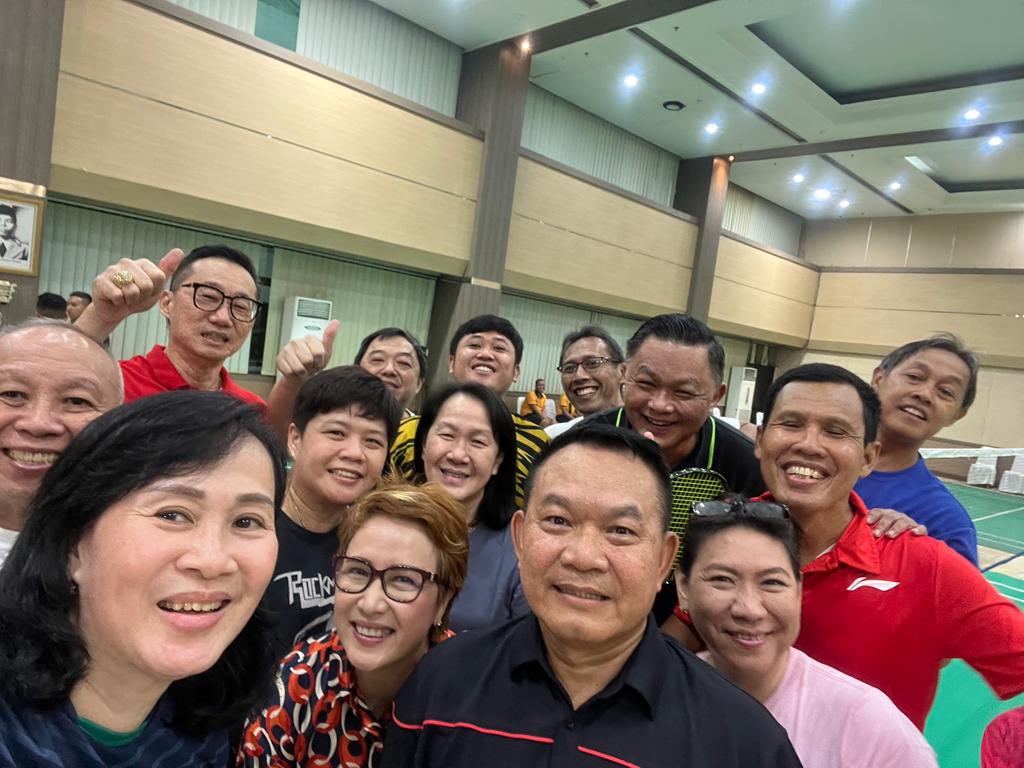 YuniKartika73's tweet image. Sebuah kehormatan bagi kami, Mantan Atlet/ Legenda Bulutangkis INA 🇮🇩🇮🇩🇮🇩 dapat bersilahturahmi &amp;amp; memohon kesediaan Bapak Dudung Abdurachman utk berkenan menjadi Ketua Umum PBSI periode 2024 - 2028 🔥🔥🔥Terima kasih atas kesediaannya Pak 🙏🙏🙏 #badminton #ketuaumumpbsi #kasad