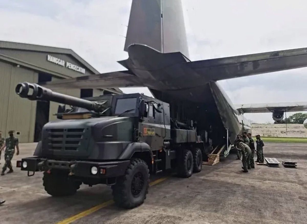 PucaraDefensa's tweet photo. VBCOAP 155mm SR de Brasil. Un análisis del mercado.
@ABIMDE_ @DefesaGovBr @exercitooficial @ElbitSystemsLtd @BAESystemsInc #VBCOAP #exercitobrasileiro #artilleria #obus #caesar #colog #atmos #sh15 #vbc
https://t.co/4ALqasaXSa https://t.co/53ulptv0AB
