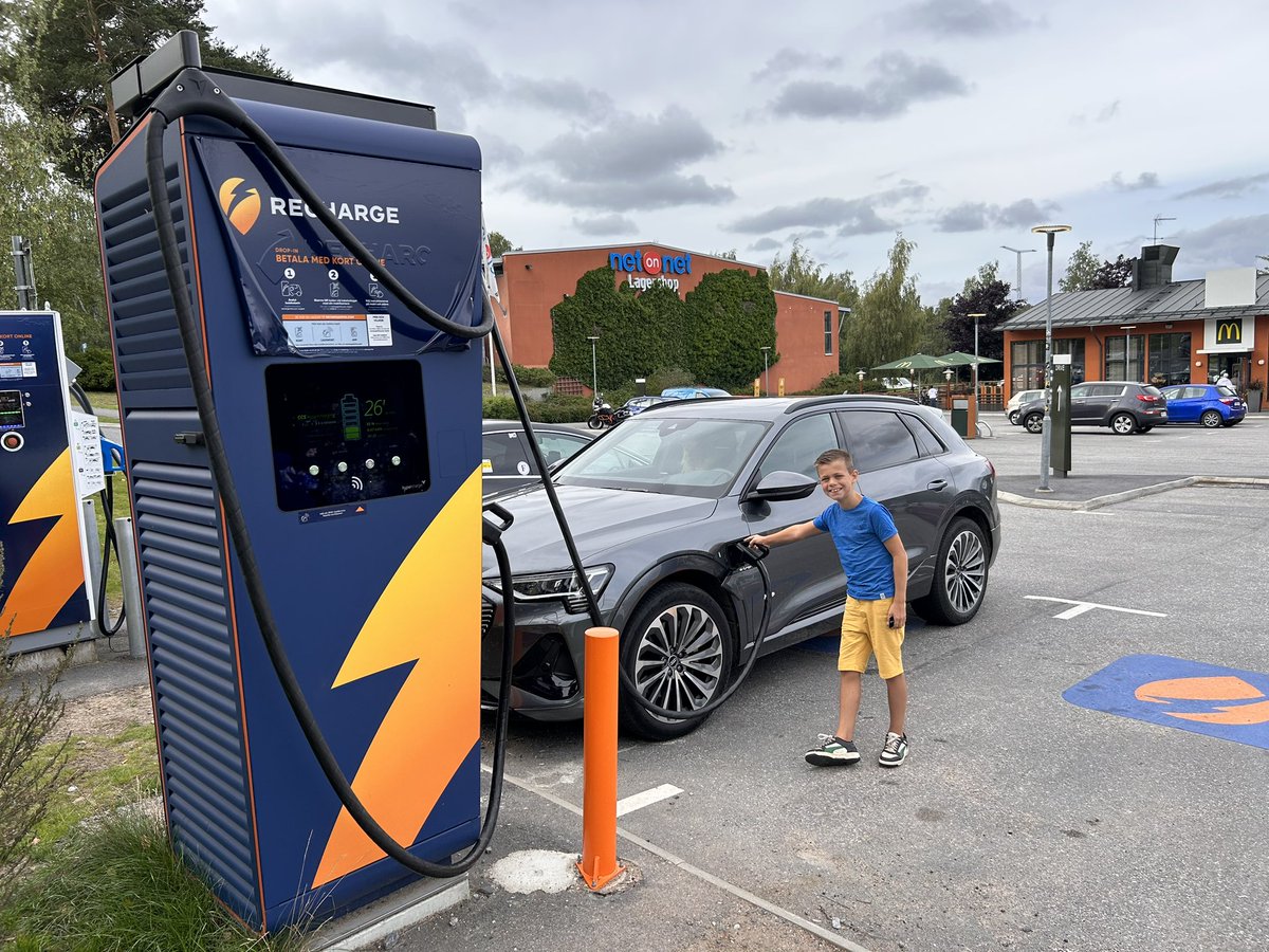Ook in omgeving Stockholm zijn hier en daar wel wat snelladers te vinden al is het wel wat meer zoeken is mijn ervaring en is een goede laadstrategie wel van belang! #EV #EVcharging