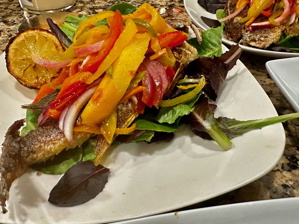 chef_anthony0's tweet photo. Fried-Red Snapper with Mango Escovitch with Fried Plantains https://t.co/8HgLml7uCo