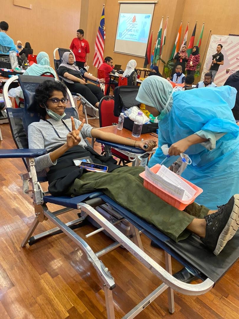 Ammelia3131's tweet photo. Ahhh It's Happening.
#ItsBloodDonation
#BLMC 2153
#CityUBloodDonationDay
During. https://t.co/NWv5MZQM0k