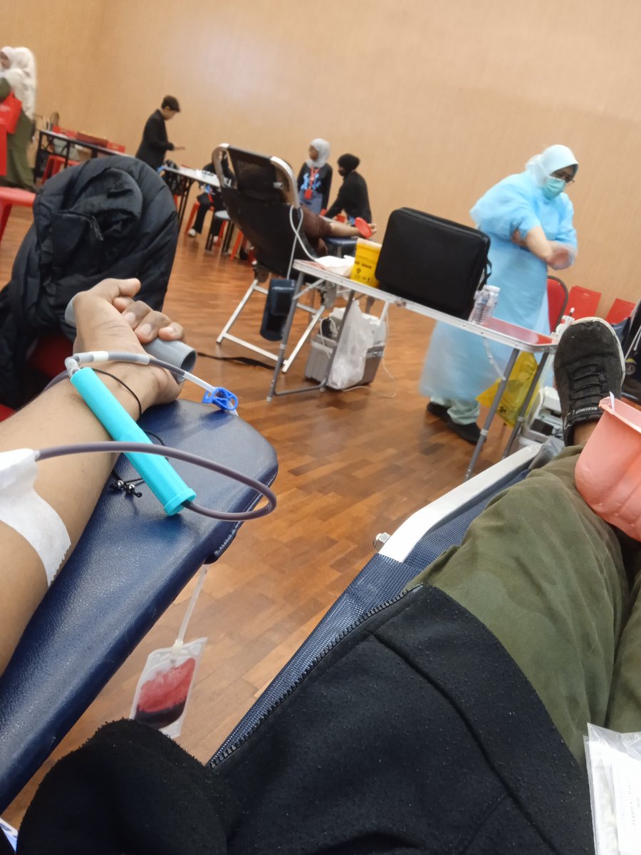Ammelia3131's tweet photo. Ahhh It's Happening.
#ItsBloodDonation
#BLMC 2153
#CityUBloodDonationDay
During. https://t.co/NWv5MZQM0k