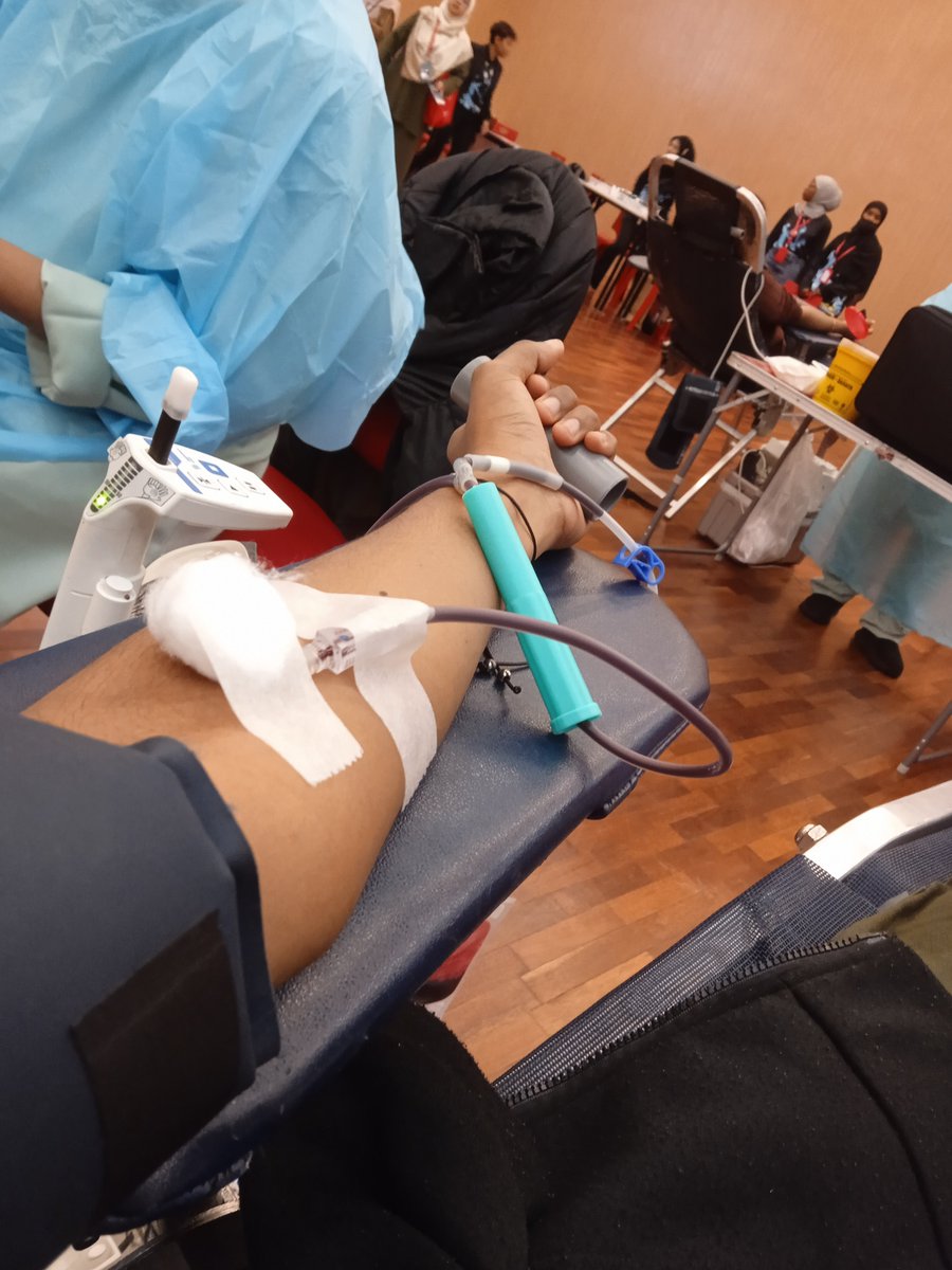 Ammelia3131's tweet photo. Ahhh It's Happening.
#ItsBloodDonation
#BLMC 2153
#CityUBloodDonationDay
During. https://t.co/NWv5MZQM0k
