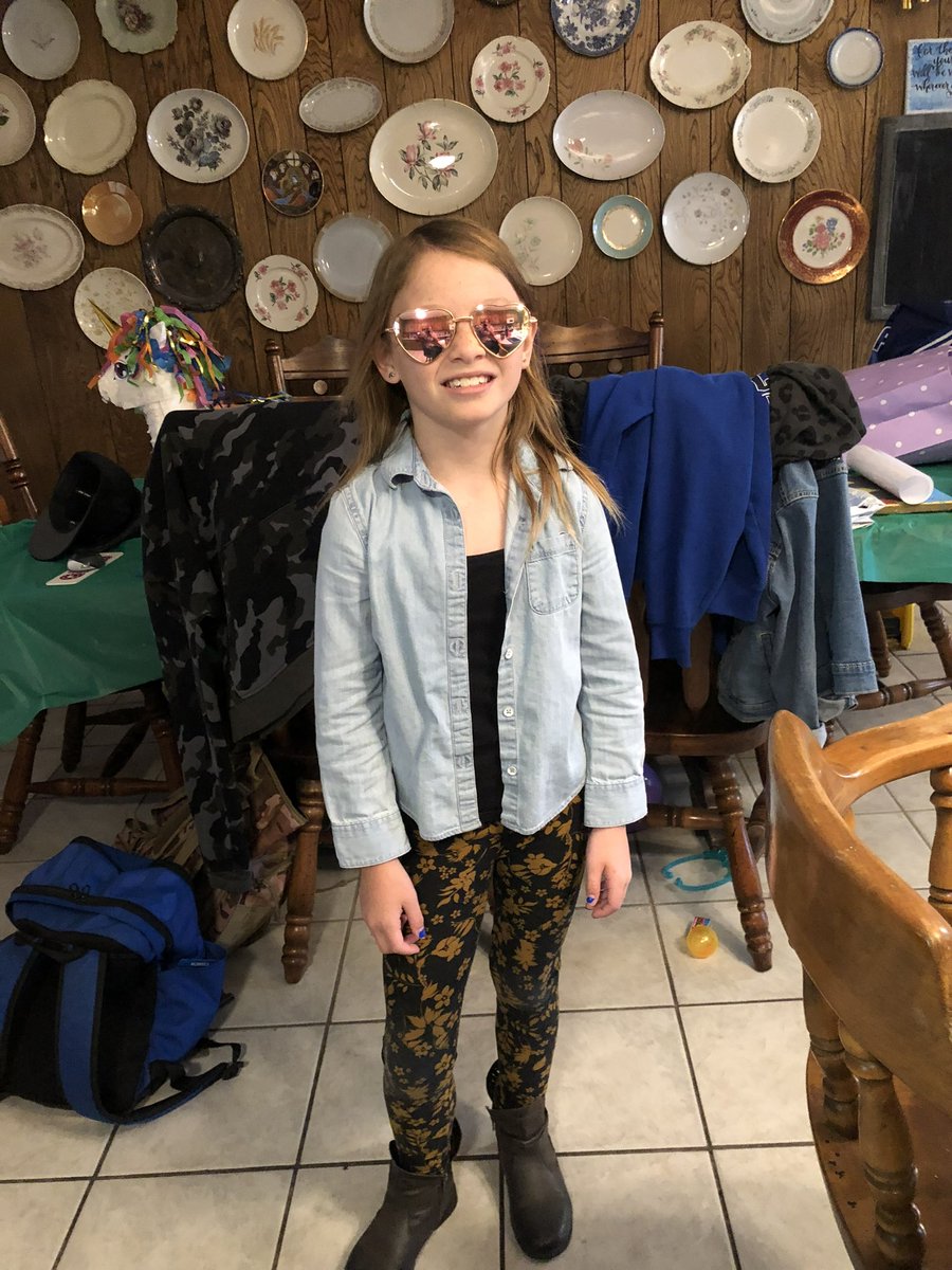 coachfaith45's tweet photo. Happy birthday to my darling, Diem Grace! 9 years old today! The sweetest little girl anyone could ask for. Funny, creative, artsy, and loving. I’m so blessed to be your dad! “My gift is my song and this one’s for you!” #DiemGrace #LittleDarling #MySweetheart https://t.co/fetHduCPrv