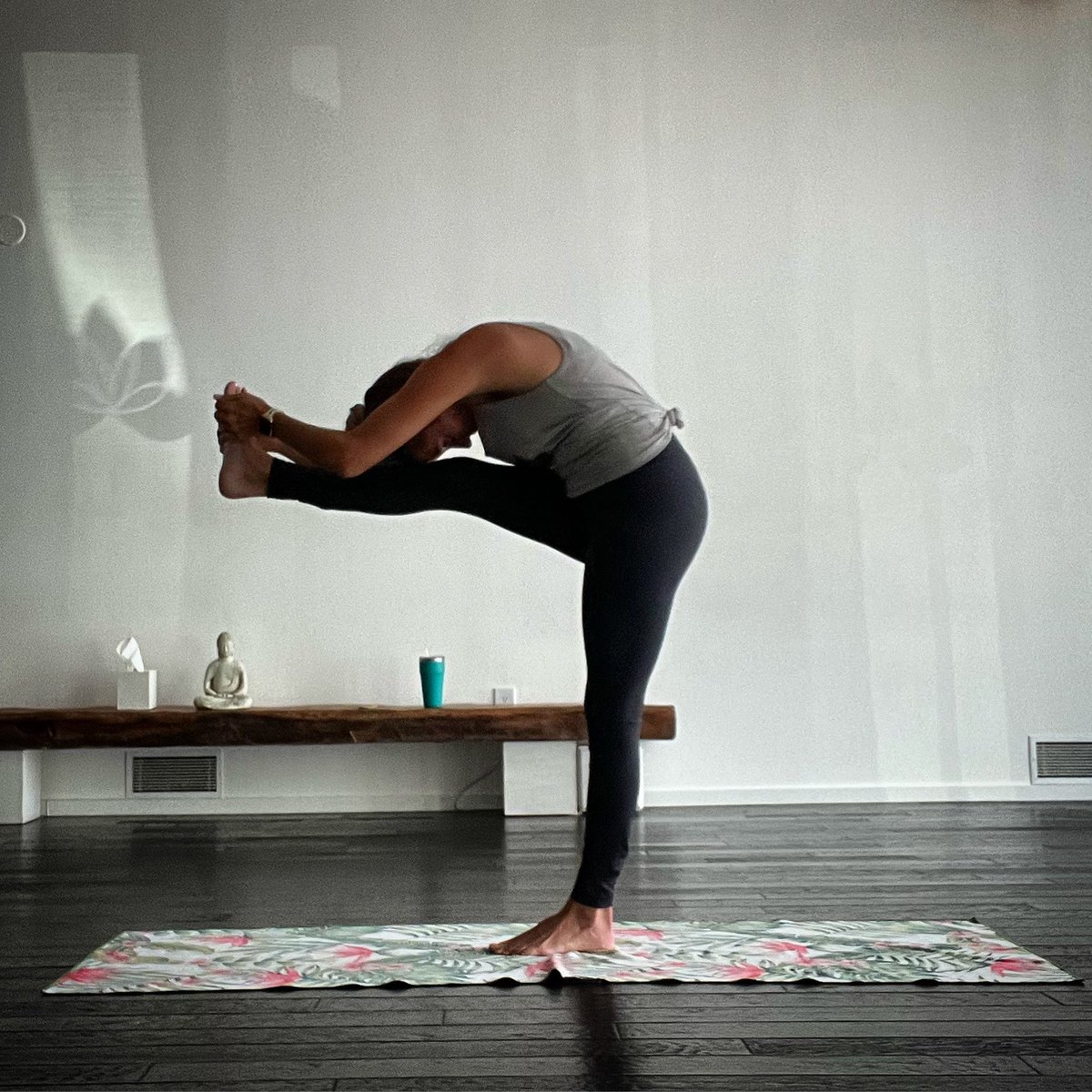 thehealthyAP's tweet photo. I am so glad I tackled something new on that Monday, January 6, 2020 @emberyoga
#TackleitTuesday #takeonsomethingnew #yoga #hotyoga #26+2 #heatandhumidity https://t.co/45yOnTllrg
