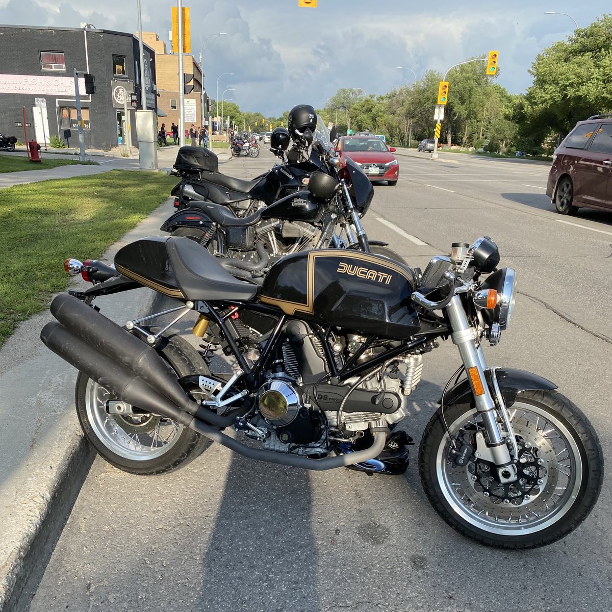 BRSport1000's tweet photo. Have a terrific Tuesday 🏍️☕️ :) #2wheeltuesday https://t.co/iPiF9RY7QO