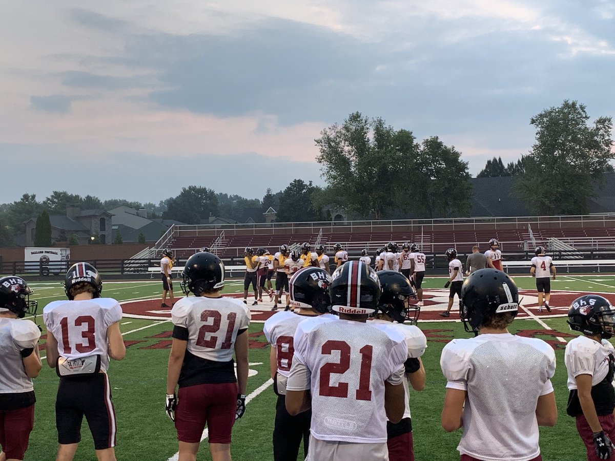 TomLaneWDRB's tweet photo. Ballard beating the heat with an early morning practice as they prepare for a week 2 meeting with Male. #firstdownfriday @WDRBNews https://t.co/sVo5QtHTi2