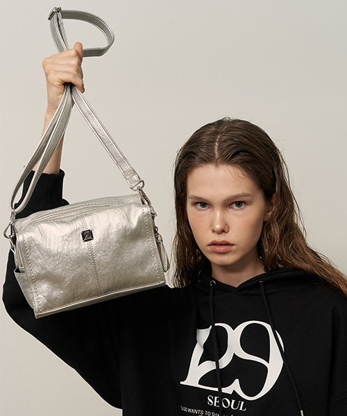 nmxxstore's tweet photo. LETICLAN BAG SILVER - ILLIGO sale 37% (2,590.-) Free ems https://t.co/o2a0R1mBAN
