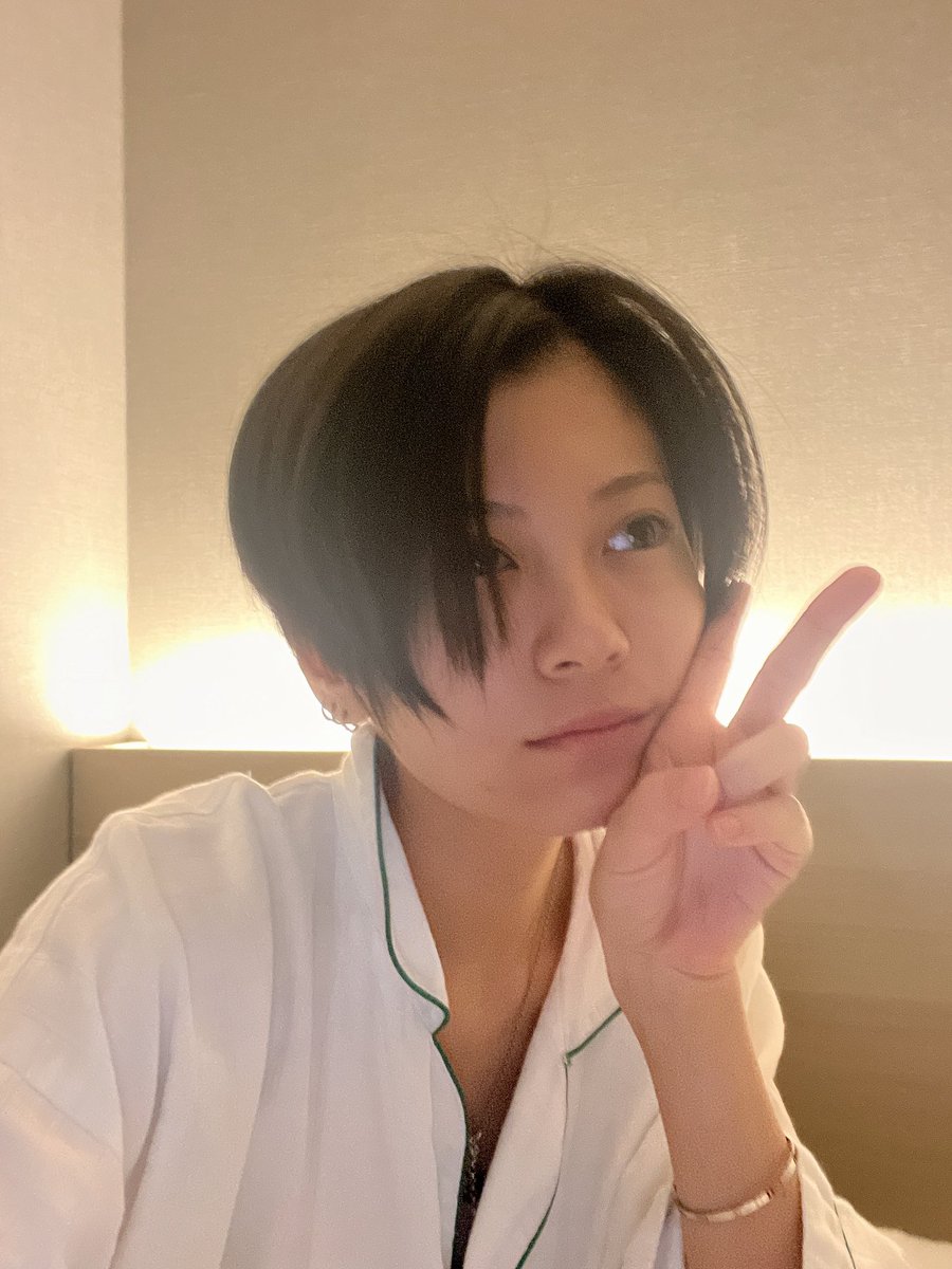 dpandaramu's tweet photo. 【RaMu出演情報】

来たる福岡ー！！！

明日
8月23日(水)
ボートレース福岡さんのYouTubeに出演させていただきますー！
よろしくお願いします！！！！！

SG第69回ボートレースメモリアル【2日目】 

https://t.co/a8iaBV3SVg 

写真は、せっかく福岡に前乗りしたのにずっと寝てた人です。 https://t.co/zq8NU7Qcia
