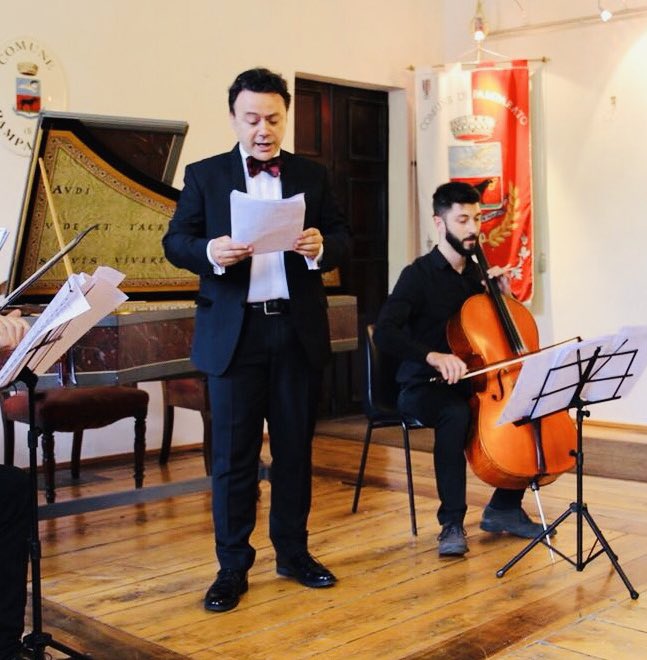 AlessandroForn6's tweet photo. MY LYRICAL PERFORMANCE, #HÄNDEL, “COME ROSA IN SU LA SPINA” from opera “Apollo and Daphne", music master at Pamparato #music #classicalmusic #baroque #AleFornero #pamparato #baroquemusic #art #Apollo #Daphne #ApolloAndDaphne #ArtLovers #gesture #opera https://t.co/DejaCSFYx2