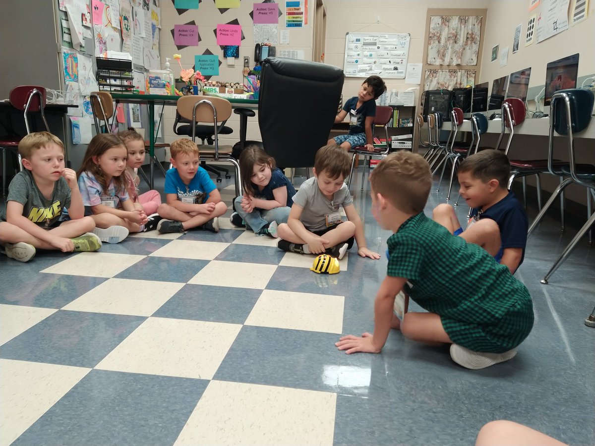 mortlara's tweet photo. I love how excited these Kindergartners are to use our Beebots.  We are learning to be very careful with our instructions to the robots.  #WeAre409 @doc_nuge @AtchisonPublic https://t.co/eFTD2TlIcc