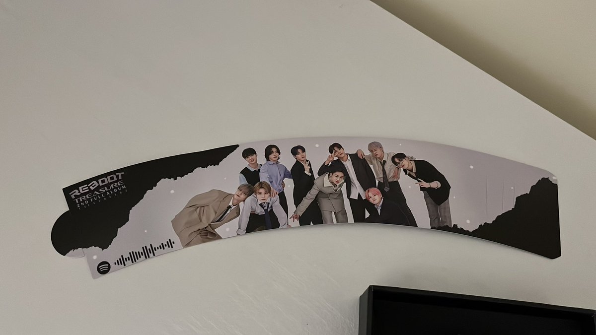 naba_lyea's tweet photo. OMG THIS IS CRAZYYYYYYY! I just got back home and I went straightaway unboxing my kit album. 

LOOK WHAT I GOTTTTTTT😩🥹🔥😭🤯🫶🏻❤️

This is the second time I brought from Tee. Really love her service. Go buy from her!
 #TeeKONed02Feedback
#treasure 
#pasartreasureMY https://t.co/SgDEKZSvX9