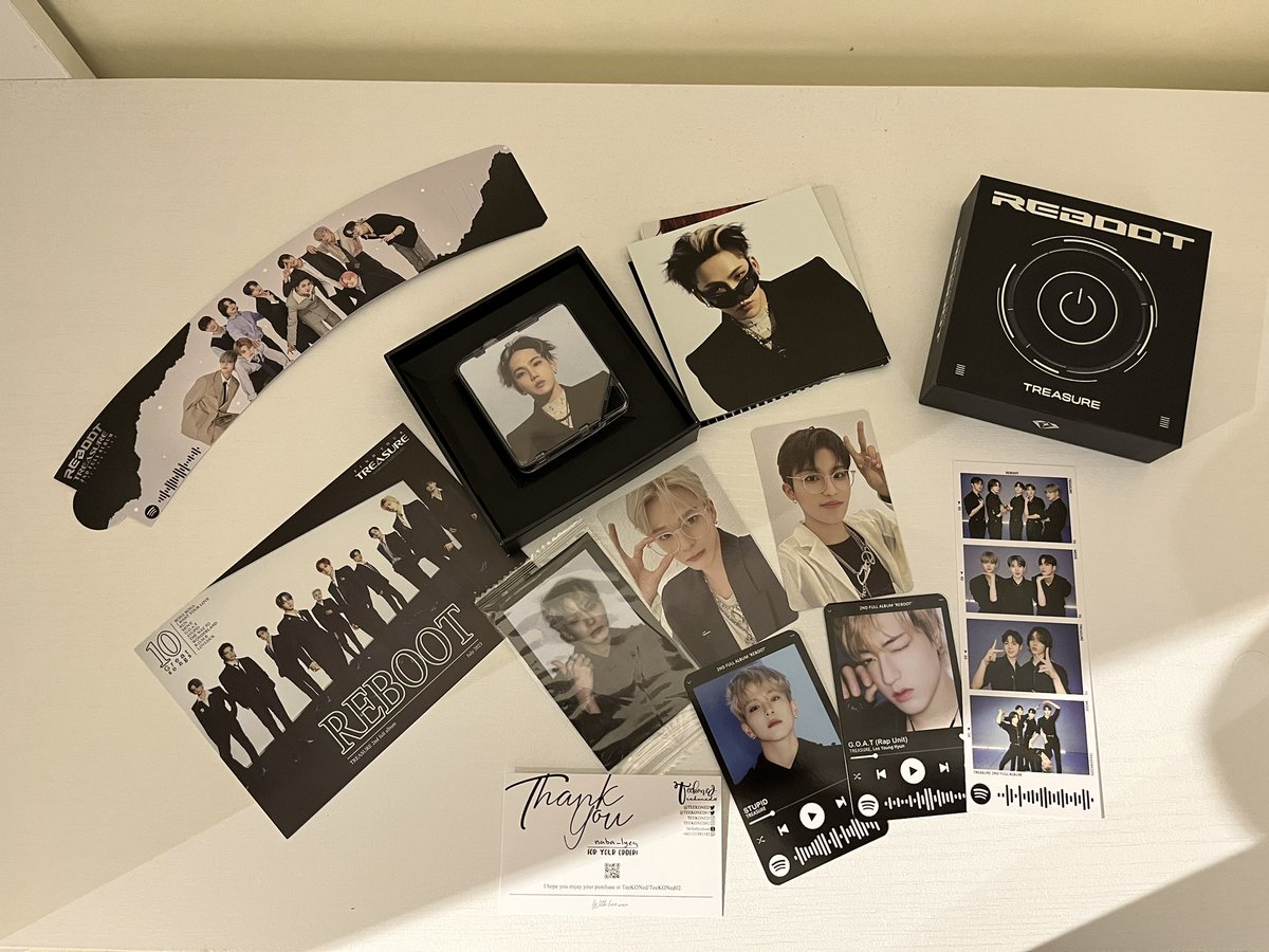 naba_lyea's tweet photo. OMG THIS IS CRAZYYYYYYY! I just got back home and I went straightaway unboxing my kit album. 

LOOK WHAT I GOTTTTTTT😩🥹🔥😭🤯🫶🏻❤️

This is the second time I brought from Tee. Really love her service. Go buy from her!
 #TeeKONed02Feedback
#treasure 
#pasartreasureMY https://t.co/SgDEKZSvX9