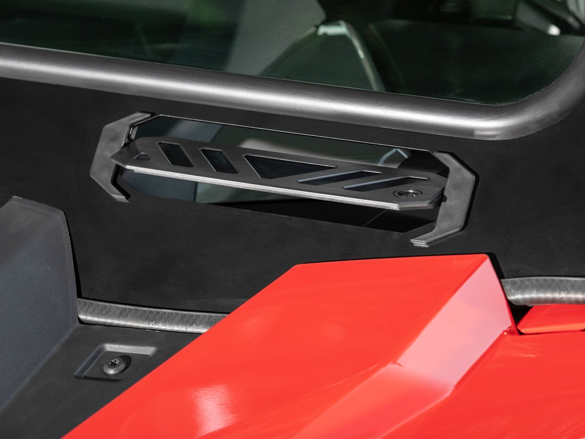 superatvtweet's tweet photo. ๐ก#SuperATVโs #PolarisRZR XP Glass Windshield gives you convenience of riding no matter the weather while staying protected. It comes with a manual wiper, wide viewing angle, & our #BreezeRite vents. Itโs #DOTapproved, getting you closer to a road-ready machine. ๐๐ #LetsRide https://t.co/WeKGlxYUAQ