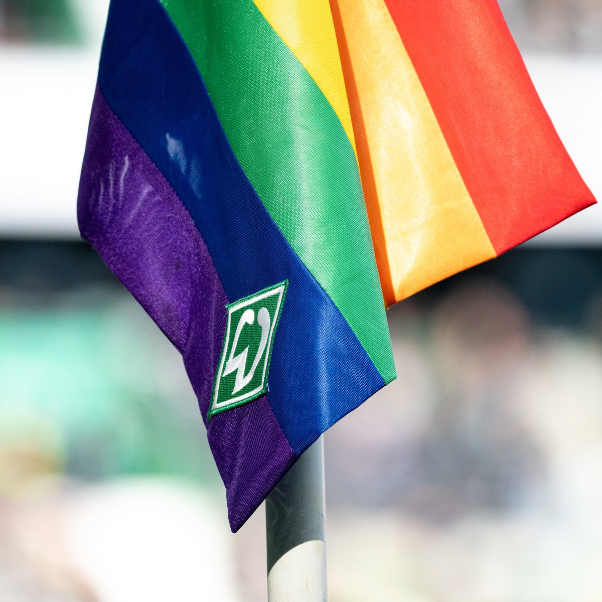 🏳️‍🌈 #Werder unterstützt den #CSD in Bremen auf mehreren Ebenen!

U.a. gibt es Talks zu "Perspektiven und Herausforderungen für #LGBTQAI+ in der Berufswelt" und "Toxische Männlichkeit im Fußball“. Bei der Demo steht Dr. #HessGrunewald auf dem Podium.

🔗 svw.de/CSD2023