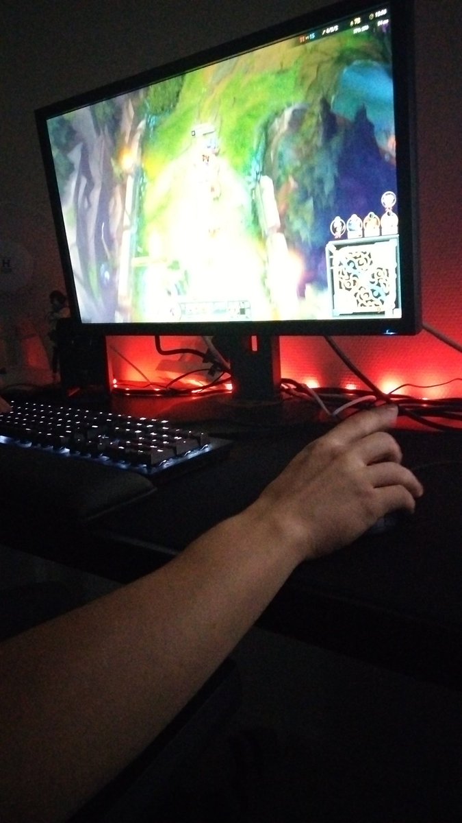 I got a new temporary room mate and I am forcing him to play league for 8 hours a day while I coach him or he doesn't get food. (Ingame)