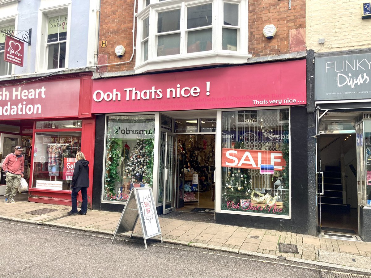 BARNSTAPLE HIGH STREET SHOP TO LET

We have been appointed Letting Agents of No. 20 High Street, Barnstaple. 1000 sq. ft. (93m2), prominent double window frontage . Rent : £15,000 pa. Contact us to arrange a viewing