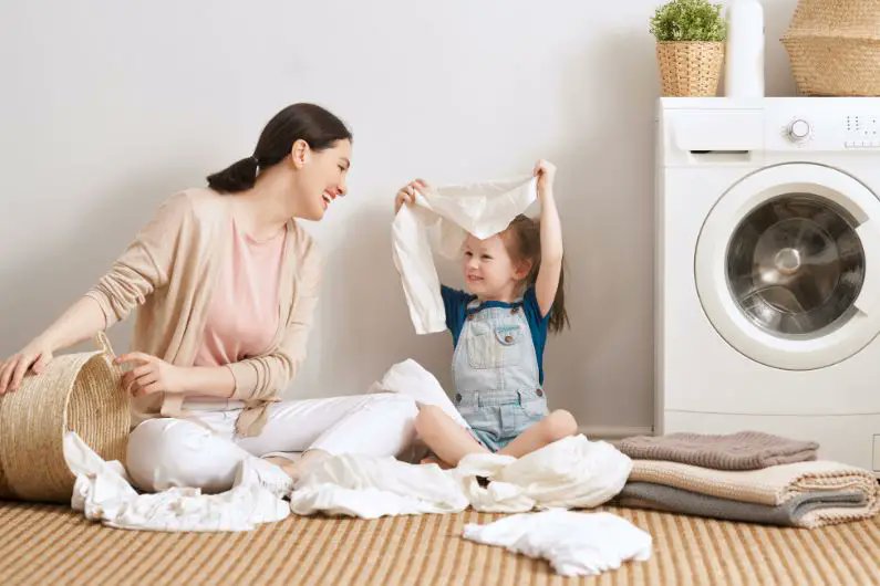 AnExpressiveMom's tweet image. Keeping your house clean and tidy with one or more toddlers is no small feat. It takes some juggling, but it’s nothing you can’t handle. buff.ly/45cpdMZ #parentingtips