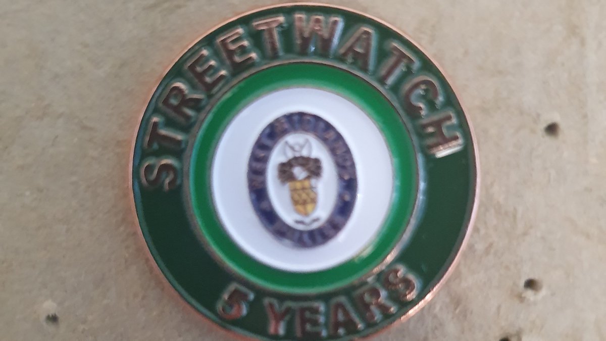 Sutton_WMP's tweet image. Two wonderful ladies have this morning received their 5 year Street Watch badge, a big thank you to them for doing a fantastic job on the Harvest Fields Street Watch and being dedicated to the community they live in. Congratulations. #streetwatch, #staysafe