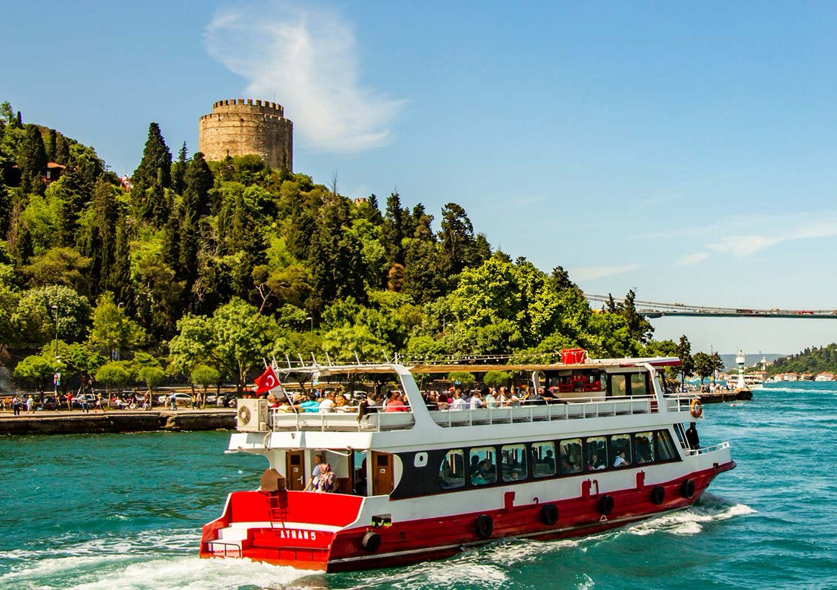 crystal_h2022's tweet photo. 🌄 Seize the day, adventurers! Life's too short to stay in one place. 🌍 

Immerse yourself in the breathtaking beauty of Istanbul, the heart of Europe. 

Let's explore the vibrant cultures and stunning landscapes

#CrystalsTravels #AdventureAwaits #TravelIstanbulEurope #JustGo https://t.co/cDCwMivb6U