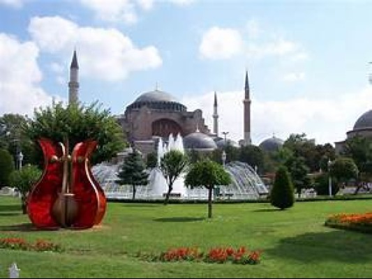 crystal_h2022's tweet photo. 🌄 Seize the day, adventurers! Life's too short to stay in one place. 🌍 

Immerse yourself in the breathtaking beauty of Istanbul, the heart of Europe. 

Let's explore the vibrant cultures and stunning landscapes

#CrystalsTravels #AdventureAwaits #TravelIstanbulEurope #JustGo https://t.co/cDCwMivb6U