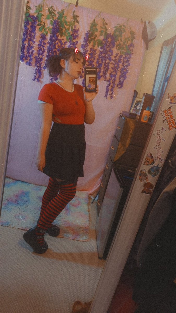 CroisantCosplay's tweet photo. It's giving Monster High. 😈

#monsterhigh #cute #fitcheck #alt #alternative #elderemo #gothsummer https://t.co/WUjX5qAptL