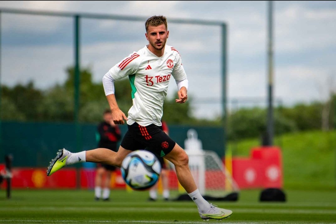anniemack37's tweet photo. Mason Mount is set to miss Saturday’s game against Nottingham Forest due to an injury picked up in last weekend’s encounter with Tottenham Hotspur.

The small complaint is expected to keep Mount out until the international break next month.

(Via MU) #mufc https://t.co/5SvXGVKqtN