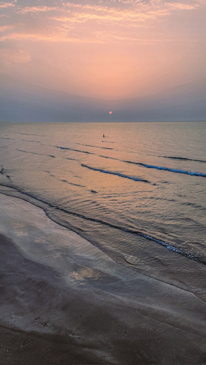 Beach Workout

#BeachSunsets #Qurum #beach #Muscat #Oman #OmanTripper #عمان #مسقط