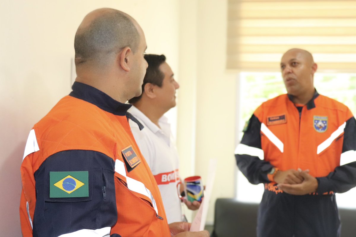 ¡Fortalecemos vínculos operativos entre instituciones internacionales! 🤝🏻🇧🇷

Recibimos esta mañana a dos miembros de la Força Tarefa Brasileira de São Bernardo do Campo - Brazil para el desarrollo de pasantías de emergencias medicas y extinción de incendios en nuestra institución