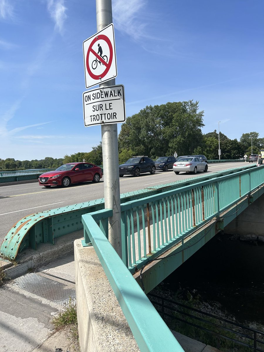 Yesterday I showed the Mayor the dangerous intersection of Bank and Riverside and the need for more safety and bike lanes on the Billing’s Bridge (over the Rideau). The report to add lanes goes to Transportation Committee this Thursday. #Ottawa #Ottnews pub-ottawa.escribemeetings.com/Meeting.aspx?I…