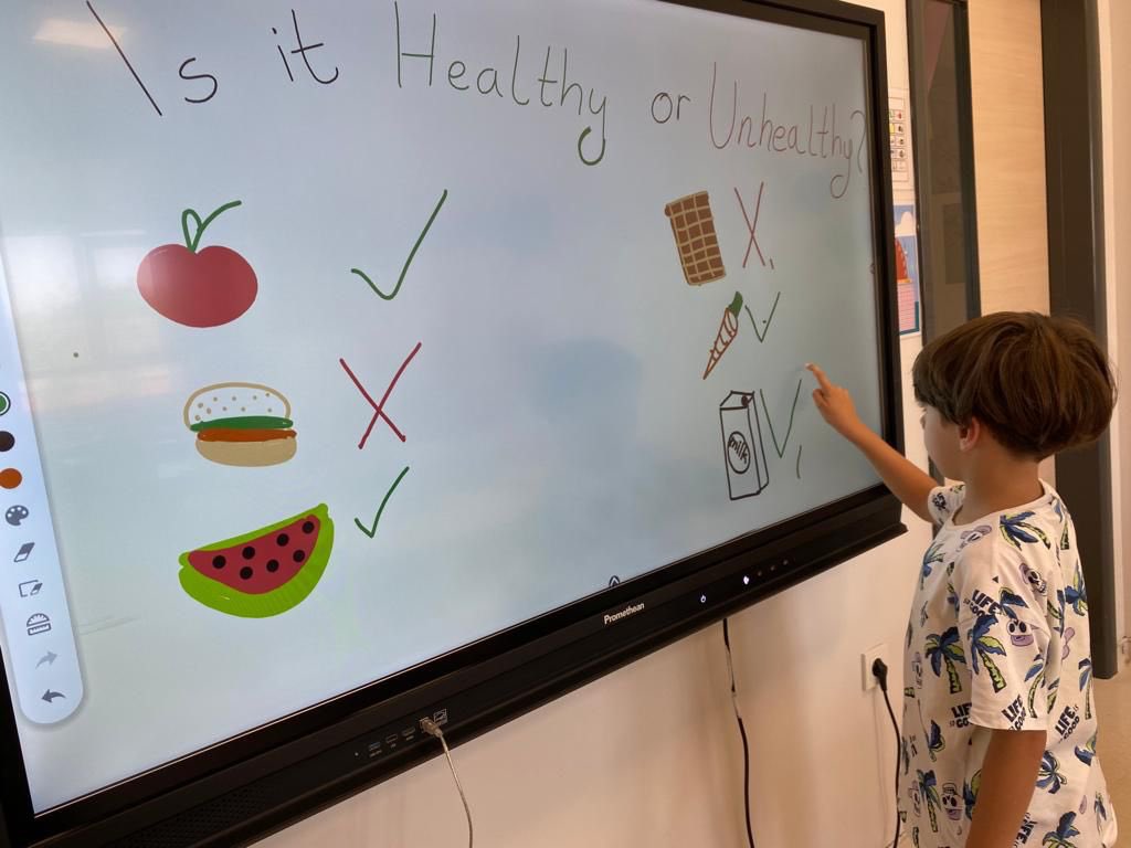 Bahçeşehir Koleji Kırklareli Kampüsü ailemize yeni katılan öğrencilerimize yabancı dil oryantasyon programımız tüm hızıyla devam ediyor. 💙❤️