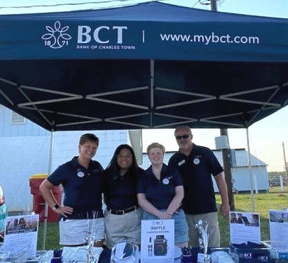 Potomac_Bank's tweet photo. It's been a great couple of days at the Jefferson County Fair. Come on out to see us and enter to win our raffle!
#jeffersoncountywv
#BCTCommunity https://t.co/hsFwwfy8Vg