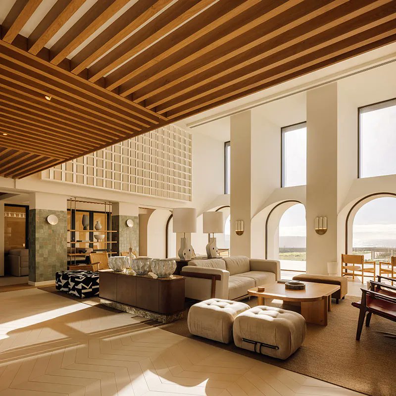 Neo2_Magazine's tweet photo. Si estás en busca de un lugar que combine en perfecta armonía naturaleza, gastronomía y arquitectura en la costa portuguesa, Aethos Ericeira es tu destino. Arquitectura de Luis Pedra Silva y el interiorismo de Astet.

https://t.co/nqfl35TBb3 https://t.co/sjuGgmedLz