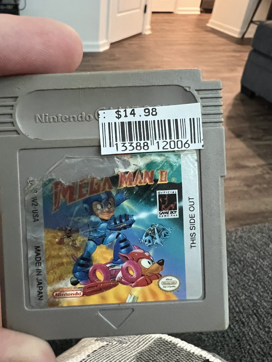 SD_Sharpie's tweet image. The wonderful wife @Hershy902 snagged me some vintage pick ups. BRB while I lose my sanity over the difficulty of retro video games. 😂
#VideoGames, #Gameboy, #Megaman, #Castlevania