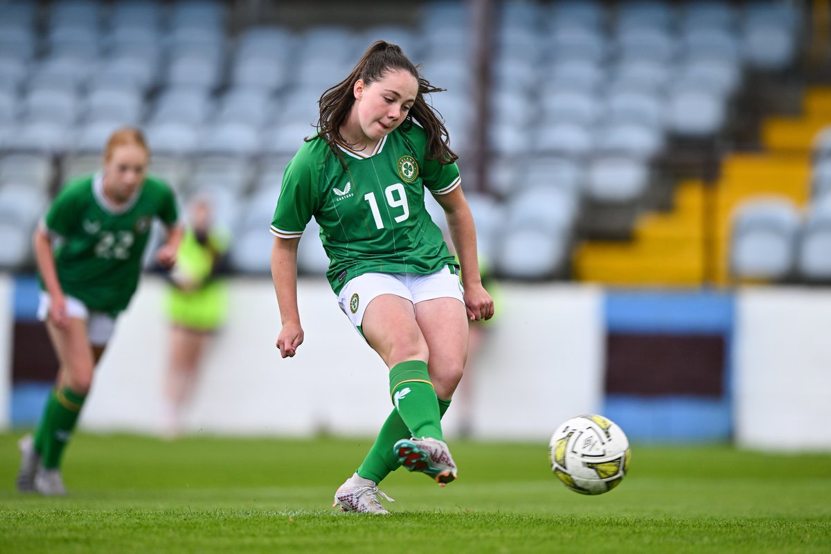 Congratulations to the #IRLWU16 after their impressive 5-0 win over Faroe Islands 👍 #COYGIG | #WeAreOne