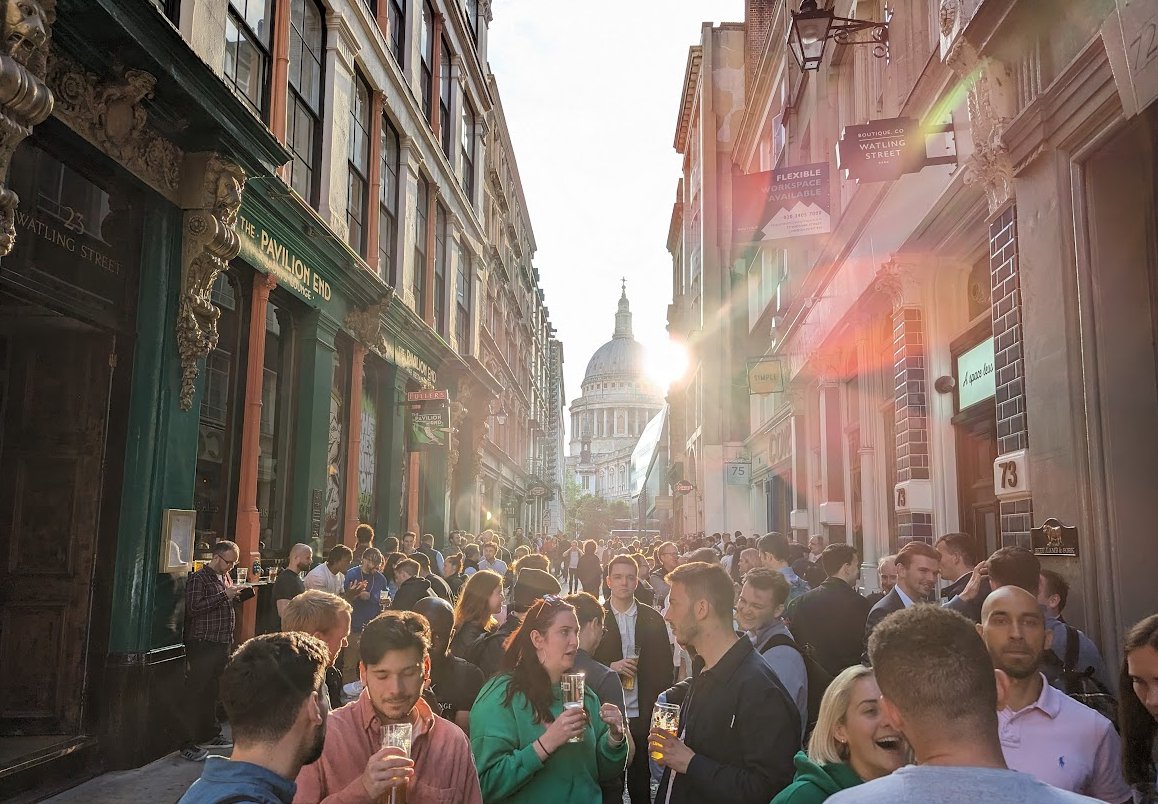 Ok, since Twitter is not dead yet, I might as well post a little announcement. After much thought, I've decided to trade in the sad and precarious life of an exiled journalist for the shiny and glamorous world of corporate intelligence. Wish me luck, it's 7.50 a pint for me now😬