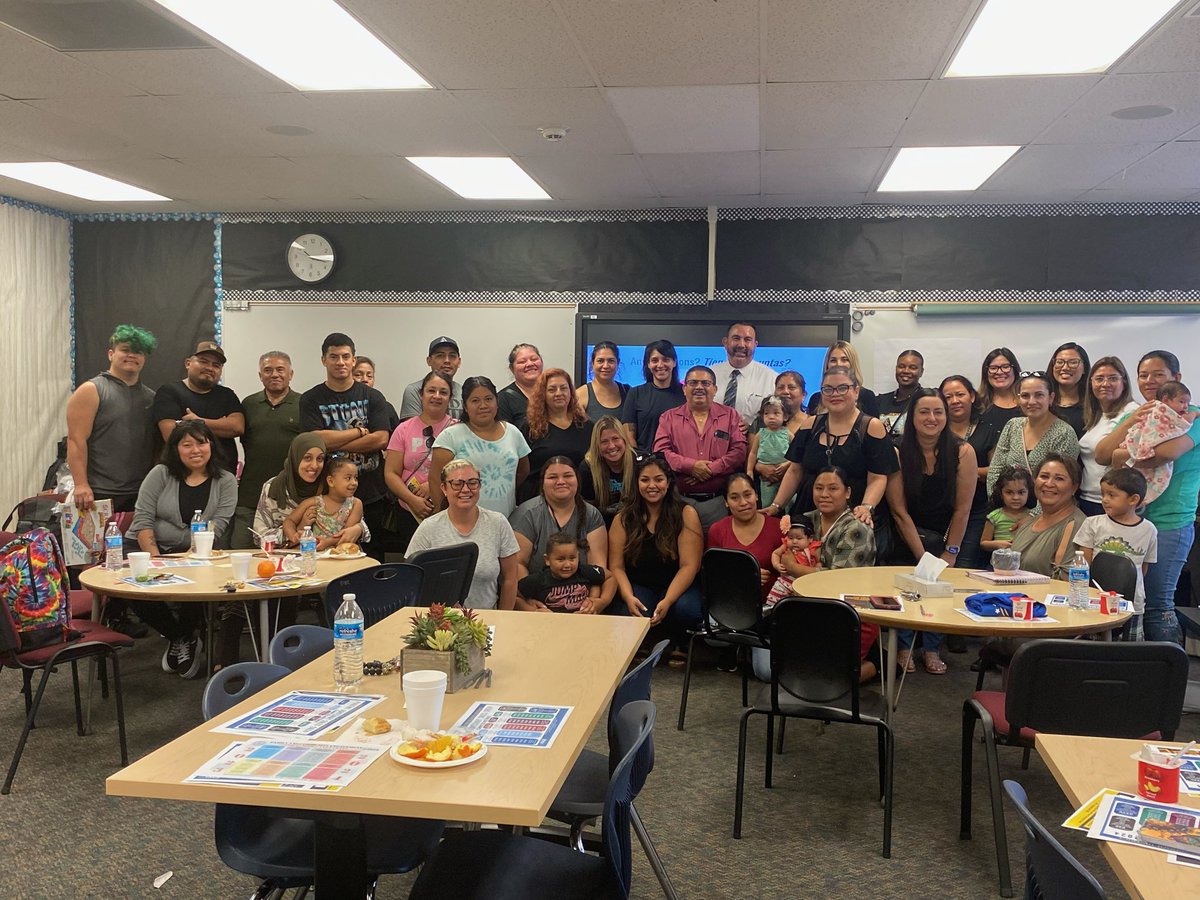 DeeDeeHarrison9's tweet image. Today Nichols held their first Parent Cafe for the year and wow did they show up! 😃 Great start to a great year! @Team_BCSD #TeamFACE #TeamBCSD