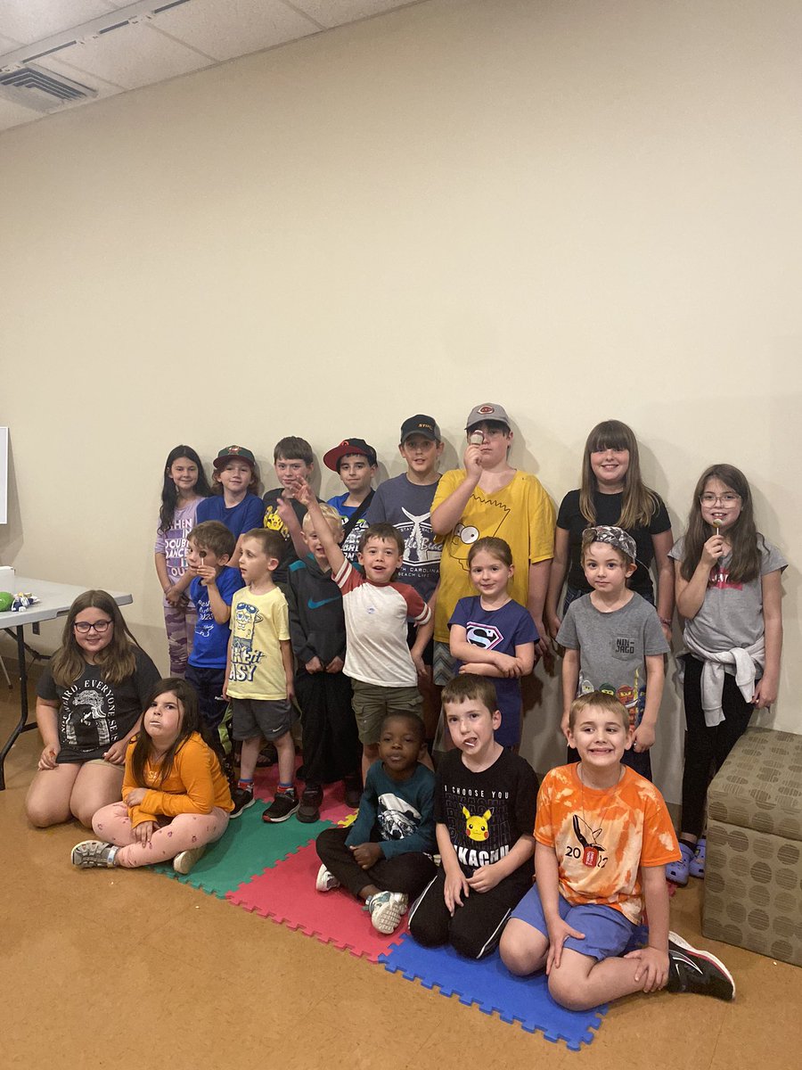 DemasduitRM's tweet photo. We enjoyed our last program for the summer with the Youth 2000 Centre. Learning all about Mexico, finishing off with a surprise piñata, homemade maracas 🪇 and a snack! https://t.co/o6f1mwHKmb