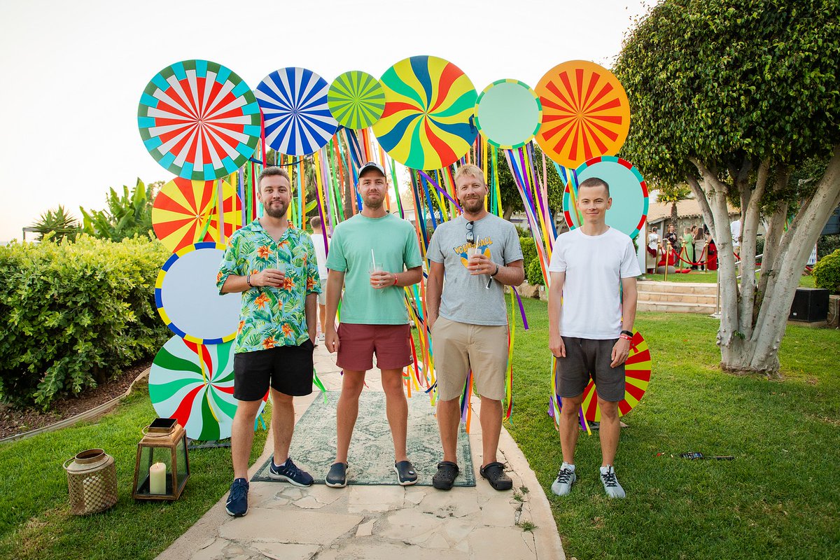 Quadcode_Career's tweet image. What’s a summer without a marvelous party? 🪩
At Quadcode we know that life is not only about work but also about sharing happy moments with friends and teammates! 🥳
#quadcode #quadcodelife #quadcoders #party #summerparty #corporateparty #teambuilding