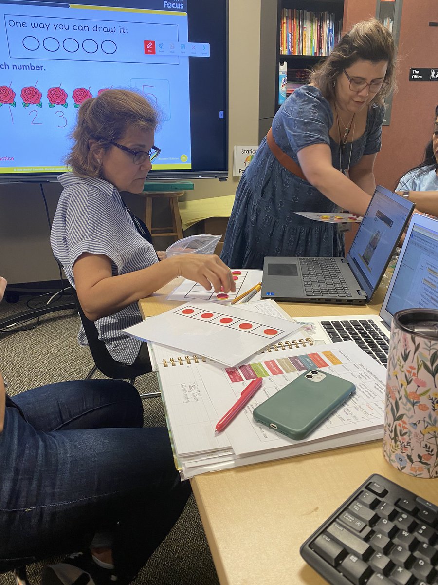 Kinder teachers were rehearsing upcoming lessons during team math planning today! 🤩 @Horn_Dream_Big <a href="/AliefMathK6/">Alief Math K-6</a> <a href="/AliefISD/">Alief ISD</a>