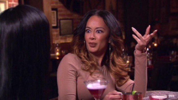 joy_zelda's tweet photo. So Tirelo had to ruin Vuyokazi happiness at a club by showing her the Queen Lolly video
#IzinganeZesthembu https://t.co/ojRbZsT88c