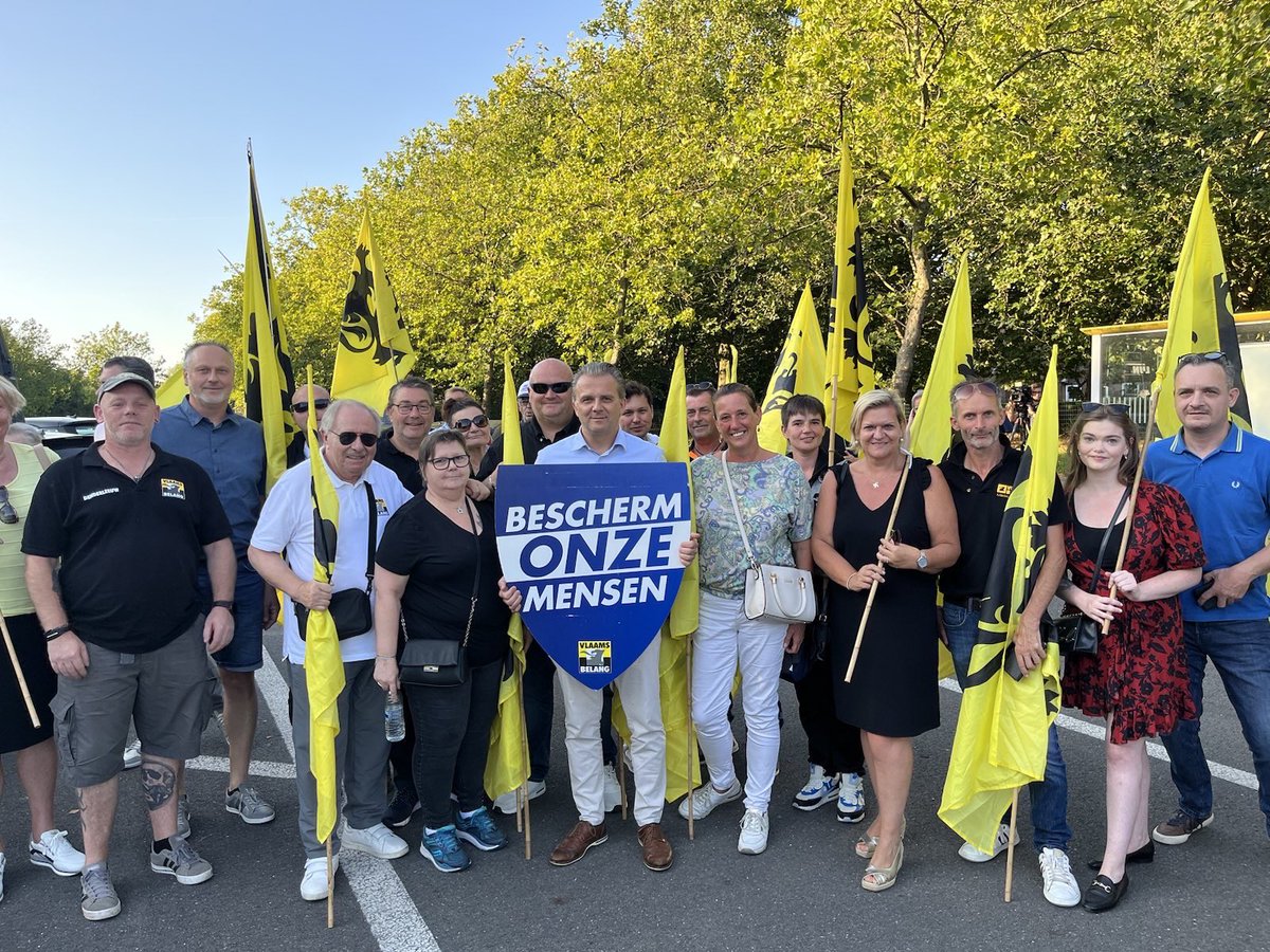 kslagmulder's tweet photo. Betoging in #Zelzate tegen het vele zinloze geweld in Vlaanderen! Bescherm onze mensen! Stop het (vreemdelingen)geweld! https://t.co/N8wloIPt06