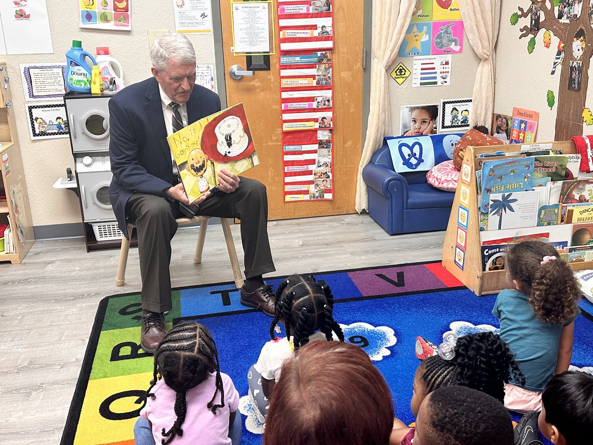 Thanks to <a href="/RepWebster/">Daniel Webster</a> for visiting us at our Clermont HS/EHS center today! We hope to see you again soon! 

#ECS4Kids