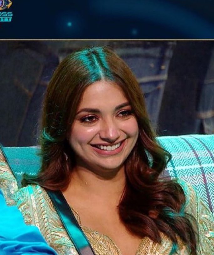 FactSlayerr's tweet photo. Space Record broken!? so you mean to say #JiyaShankar .has more fans than #ManishaRani on twitter??? 

Lets see who has more fans 
#AbhiSha  #Abhiya 

RT- MANISHA               LIKE JIYA https://t.co/F7X3IdpqIF