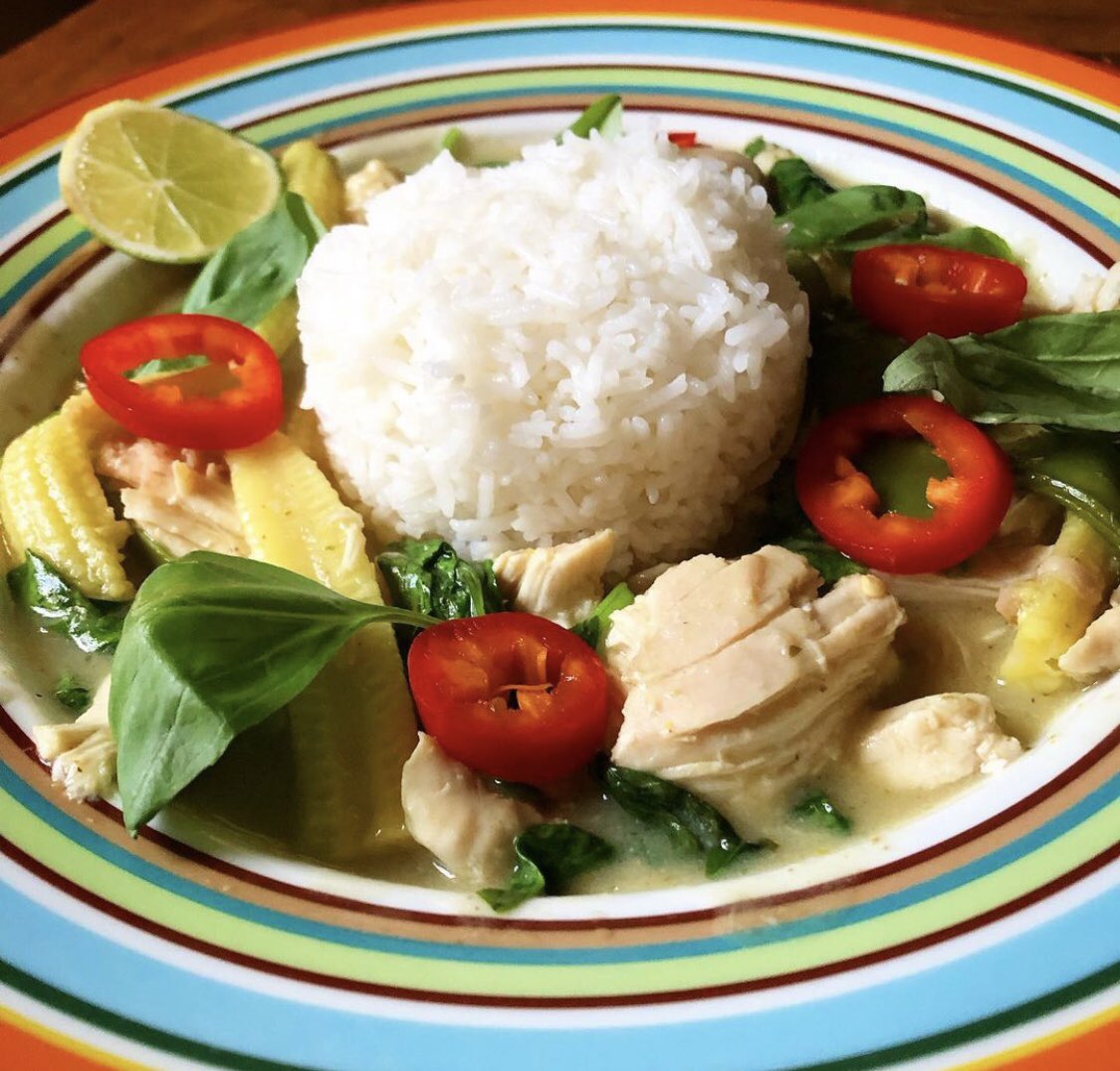 muzzerj3's tweet photo. No I didn’t make me own green curry paste cos it’s Tuesday but I used a very good one  🇹🇭 #maeploy https://t.co/jXdL5r2GFA